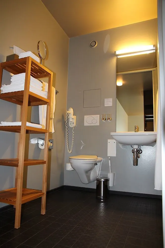 Dasbreitehotel Am Rhein Basel